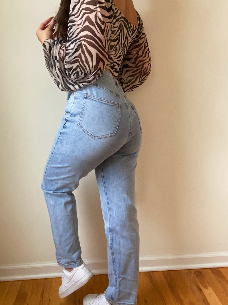 Asymmetrical boyfriend jeans