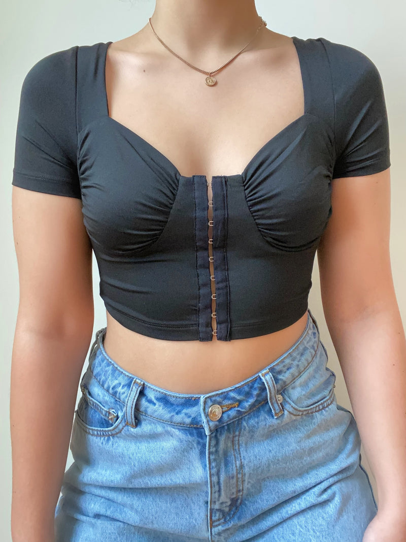 Canella hook eye crop top