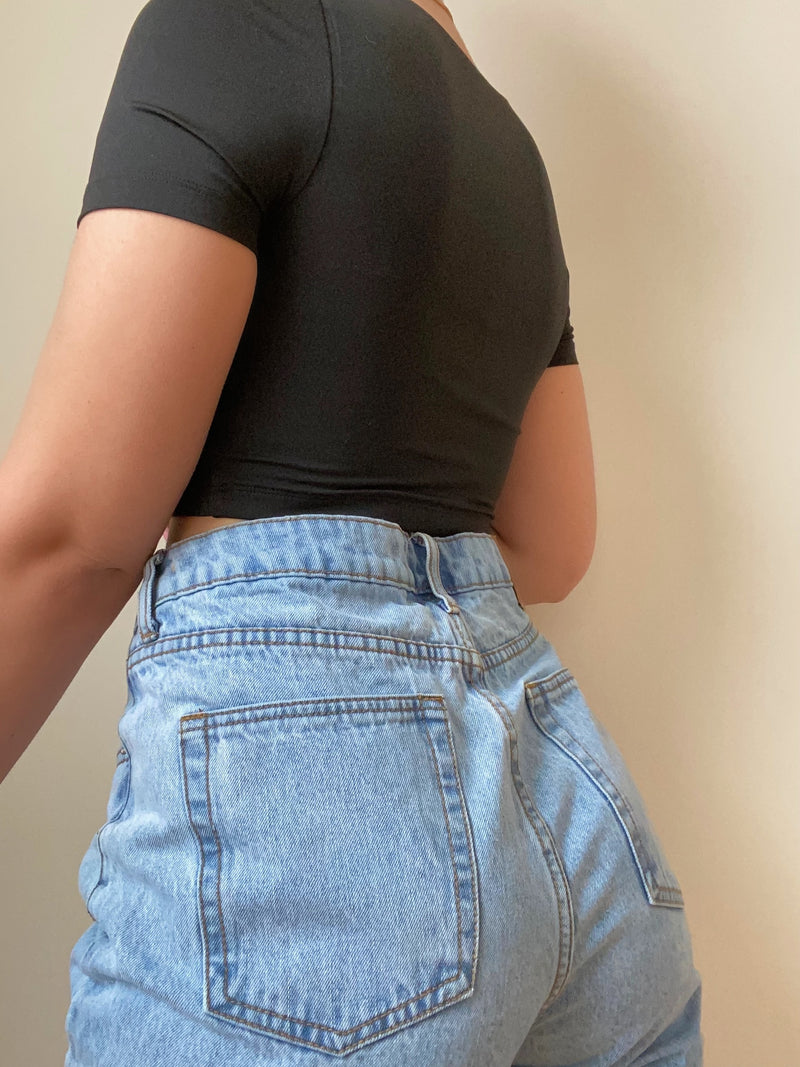 Canella hook eye crop top